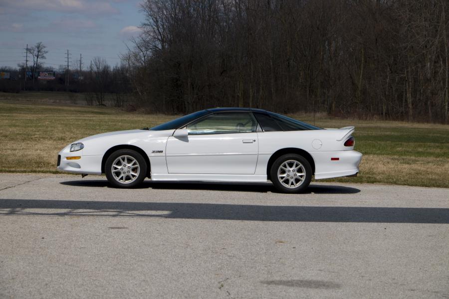  Chevrolet Camaro Z28 Coupe (1FP87) 1998 года  (фото 5 из 13)
